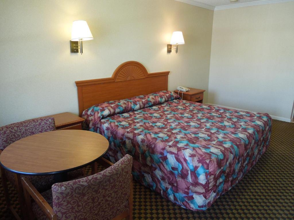 Red Carpet Inn Absecon Galloway Room photo